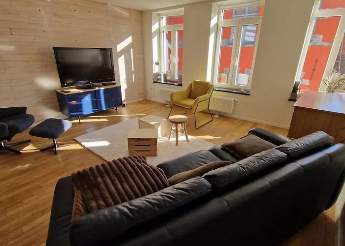 Petite Maison Dans Quartier Populaire Et Historique
