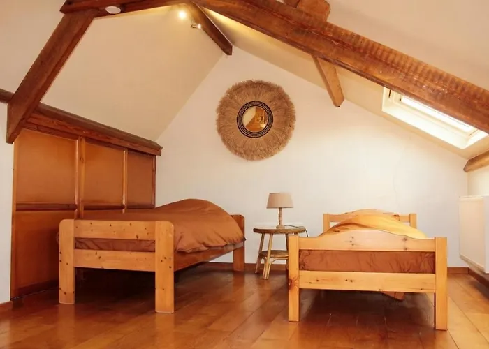 La Maisonnette - 2 Chambres, Parking, Jardinet & Calme